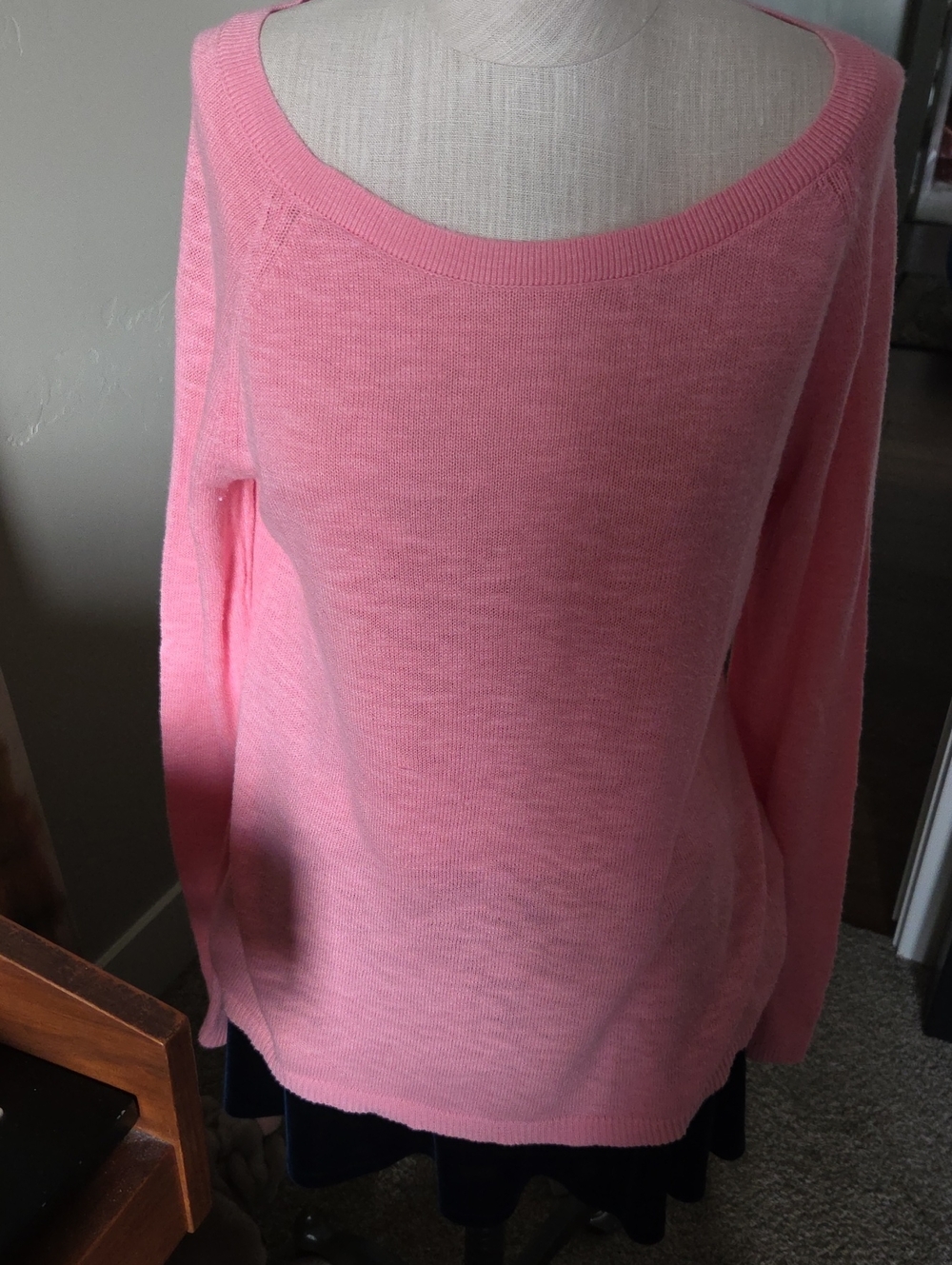 GAP Pink Off-the-Shoulder Lightweight Vintage Sweater Its size medium.